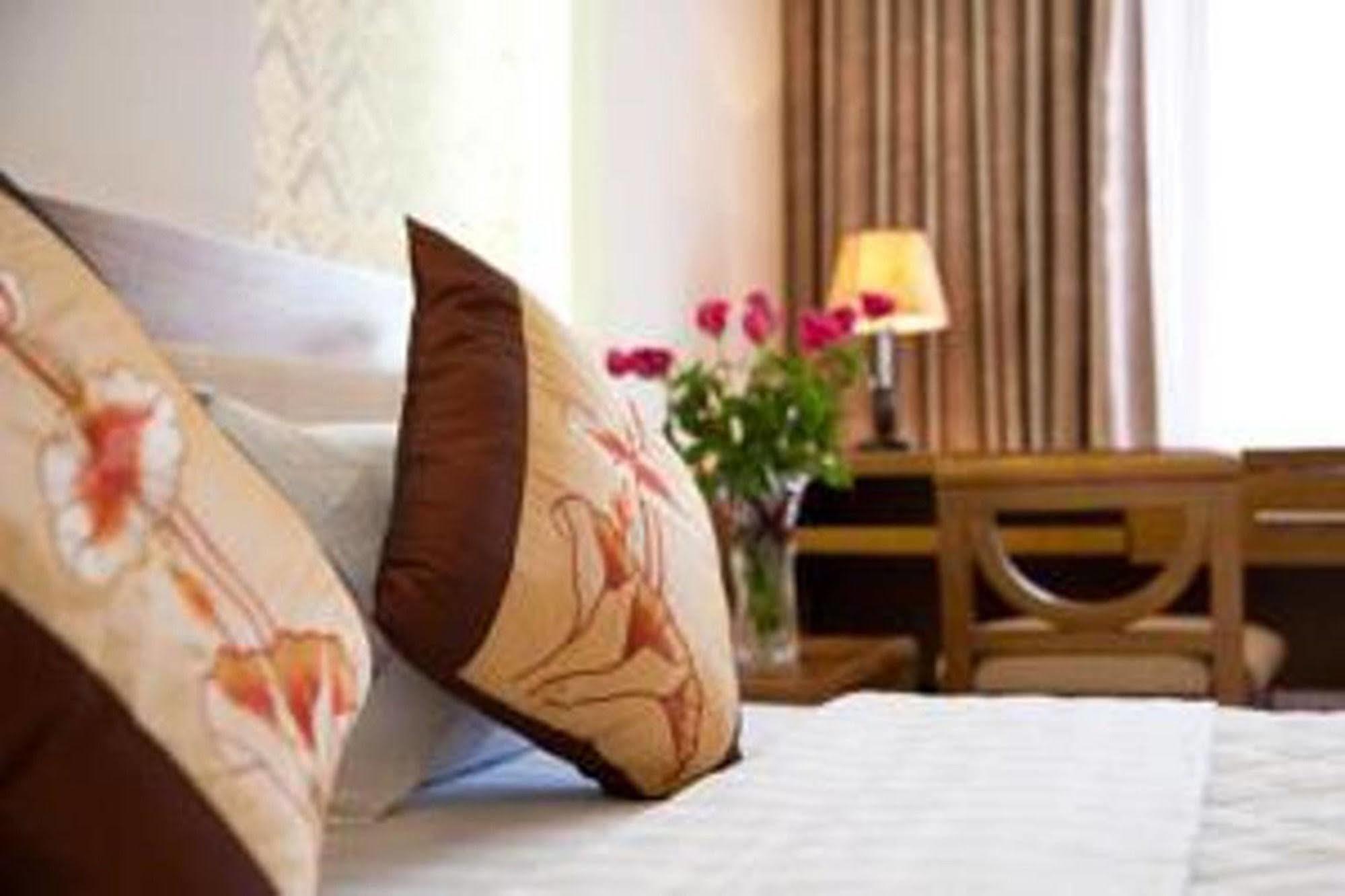 Lam Bao Long Hotel Хюе Екстер'єр фото